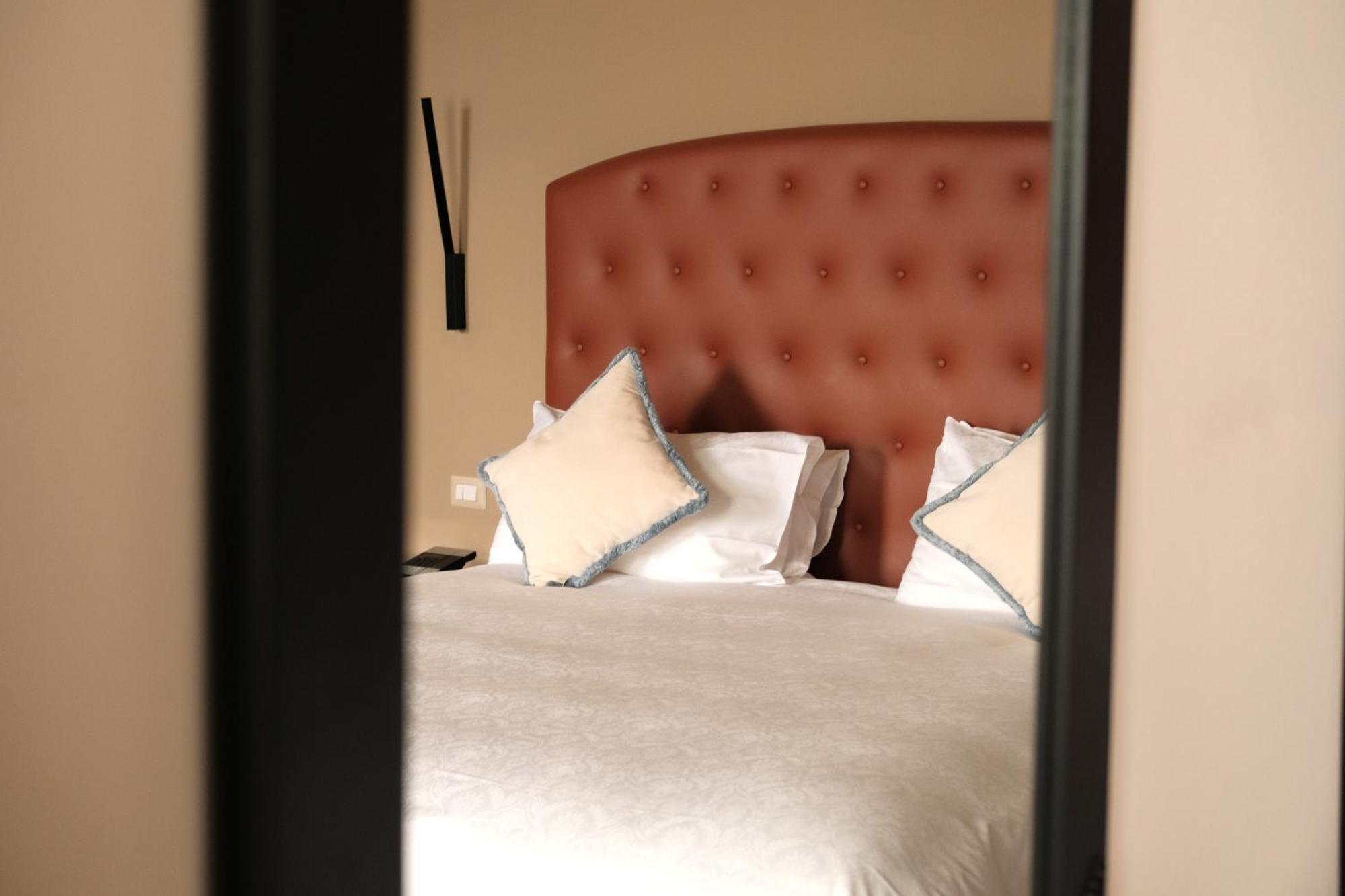Hotel Royal Victoria, By R Collection Hotels Варена Екстериор снимка